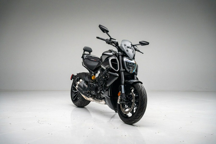 2024 Ducati Diavel V4 Black