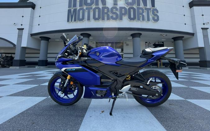 2025 Yamaha YZF-R3 ABS