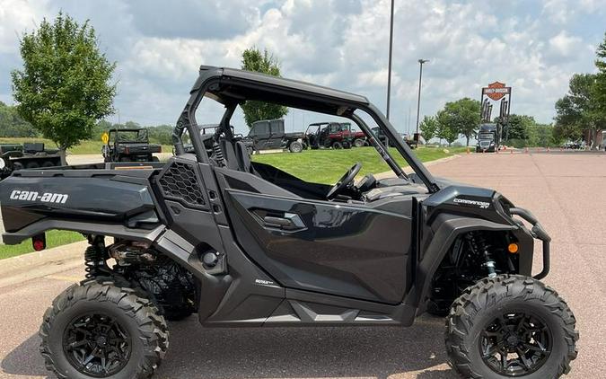 2024 Can-Am® Commander XT 700