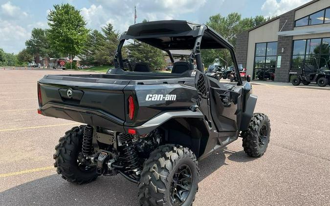 2024 Can-Am® Commander XT 700