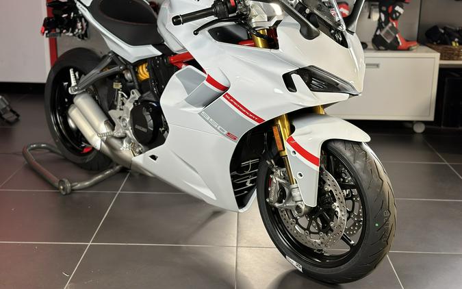 2024 Ducati SUPERSPORT S