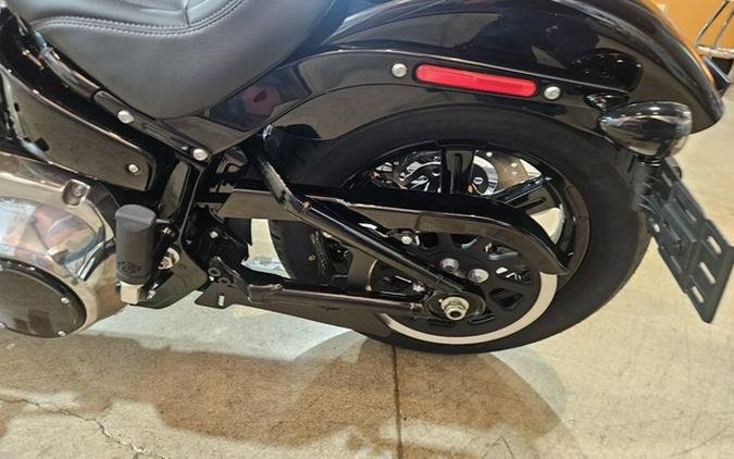 2025 Harley-Davidson Softail FXBB - Street Bob