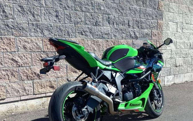 2024 Kawasaki Ninja® ZX™-6R Metallic Flat Spark Black/Ebony