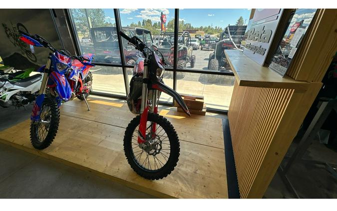 2026 300 XTRAINER - Beta Motorcycles