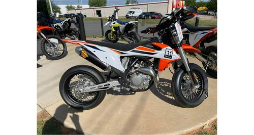 2021 KTM 450 SMR Review (13 Fast Facts and Supermoto Observations)