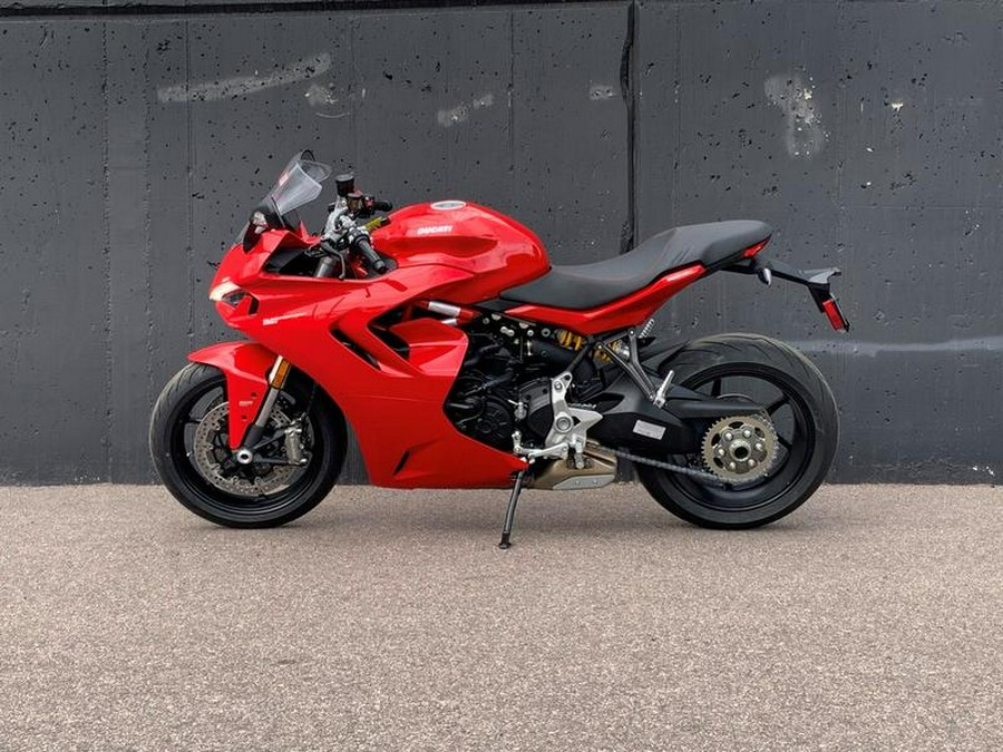 2024 Ducati Supersport 950 Red