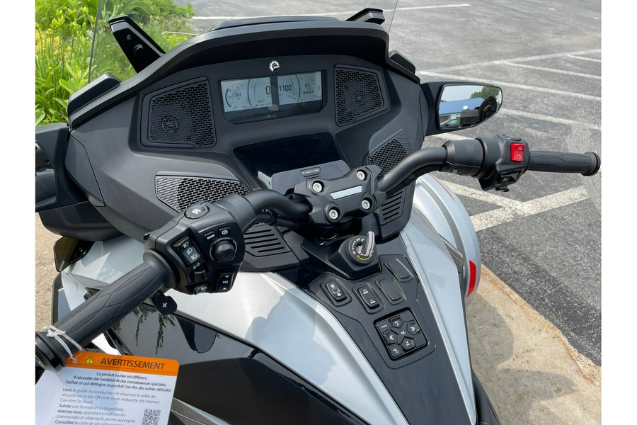 2023 Can-Am Spyder RT Hyper Silver