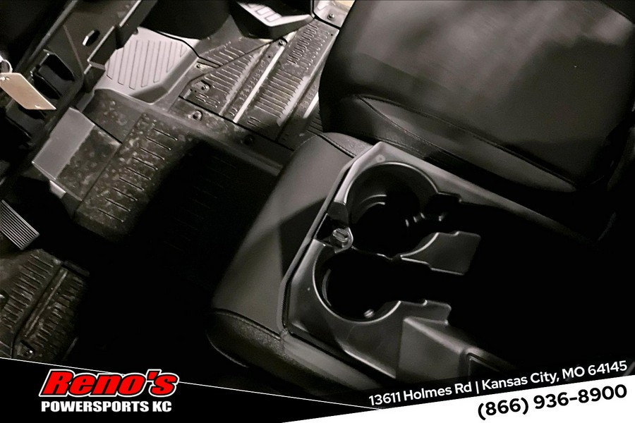 2026 Can-Am Defender MAX XT HD11 w/10.25 in INFOTAINMENT