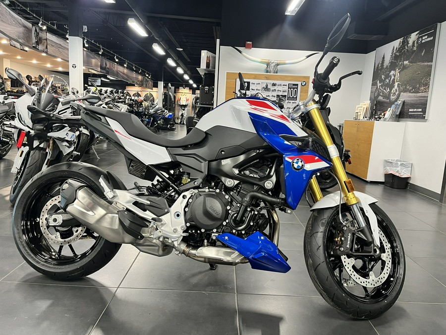 2024 BMW F 900 R LOW SUSPENSION