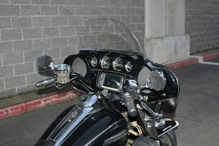 Harley-Davidson® Tri Glide® Ultra 2016 Vivid Black