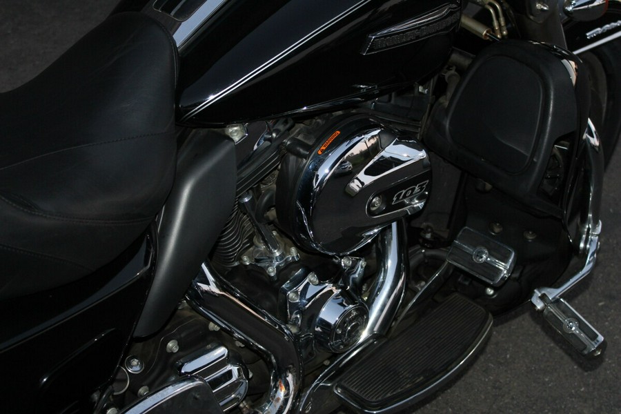 Harley-Davidson® Tri Glide® Ultra 2016 Vivid Black