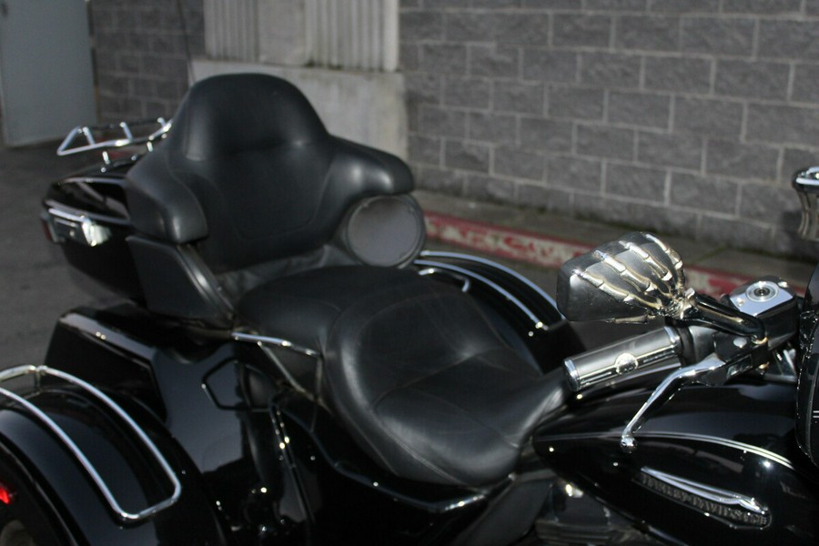 Harley-Davidson® Tri Glide® Ultra 2016 Vivid Black
