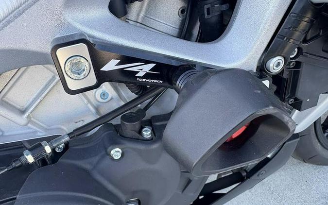 2019 Aprilia® Tuono V4 1100 RR