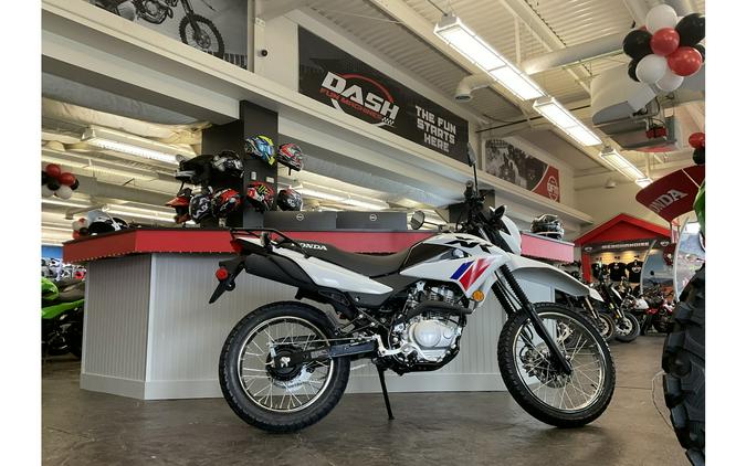 2025 XR™ 150L - Honda