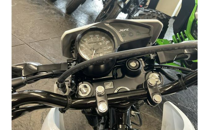 2025 XR™ 150L - Honda