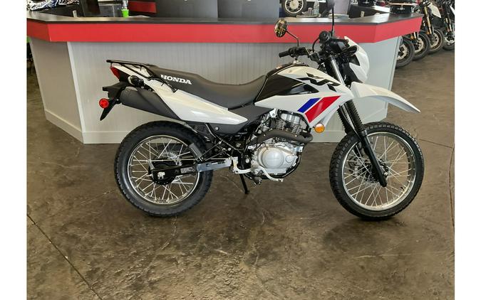 2025 XR™ 150L - Honda