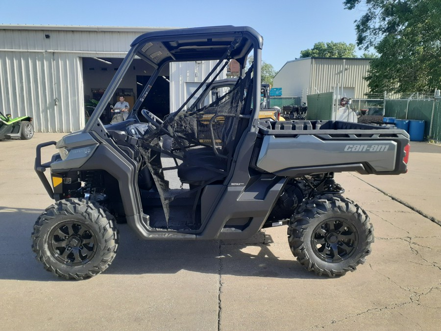 2024 Can-Am™ Defender XT HD10