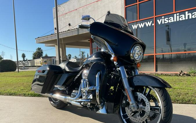 FLHXS 2017 Street Glide® Special