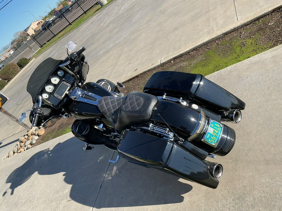FLHXS 2017 Street Glide® Special