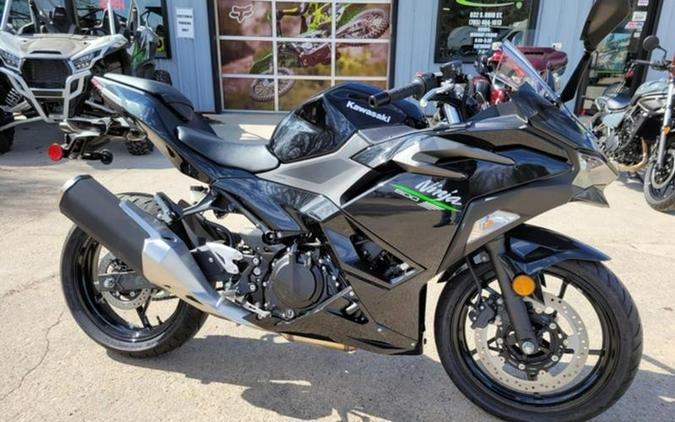 2024 Kawasaki Ninja® 500