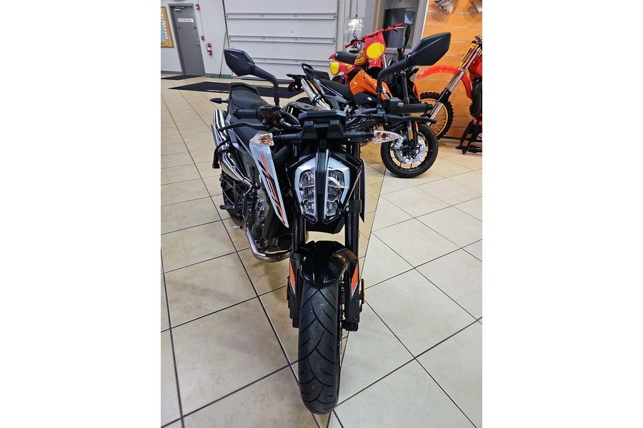 2024 790 Duke - KTM