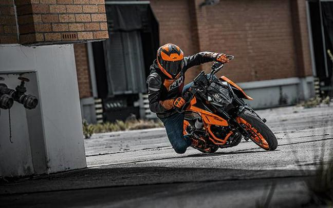 2025 KTM 390 Duke