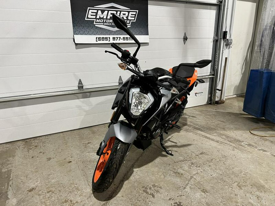 2023 KTM 200 Duke