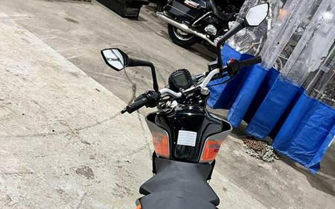 2023 KTM 200 Duke