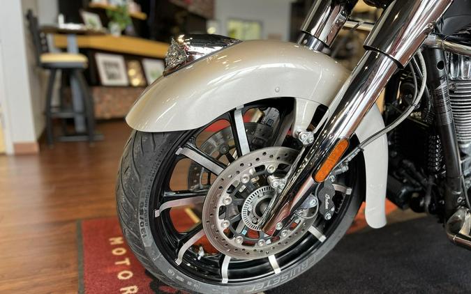 2022 Indian Motorcycle® Chieftain® Limited Silver Quartz Metallic