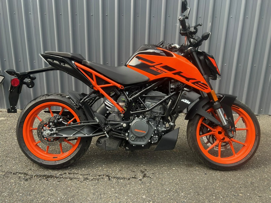 2022 KTM 200 DUKE