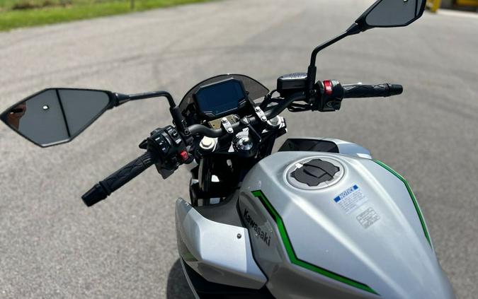 2024 Kawasaki Z7 Hybrid ABS