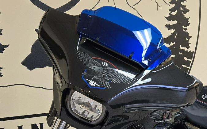 2026 Harley-Davidson® Street Glide® Midnight Ember Chrome Trim