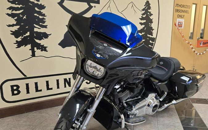 2026 Harley-Davidson® Street Glide® Midnight Ember Chrome Trim