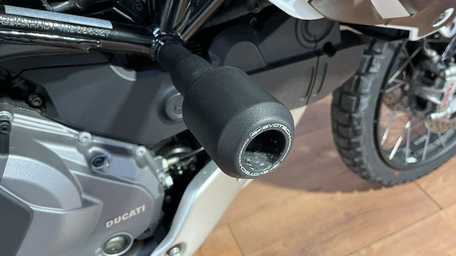 2024 Ducati DESERT X