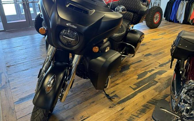 2020 Indian Motorcycle® Roadmaster® Dark Horse® Thunder Black Smoke
