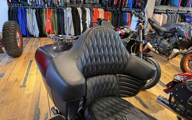 2020 Indian Motorcycle® Roadmaster® Dark Horse® Thunder Black Smoke