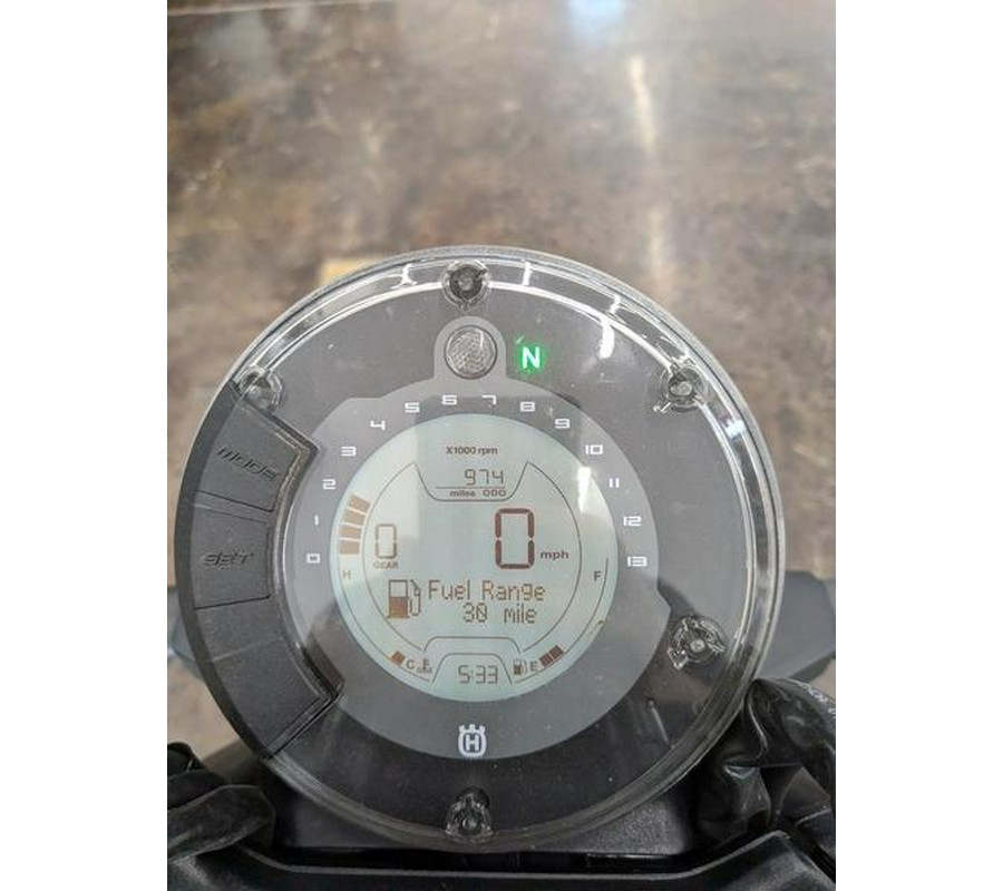 2023 Husqvarna® Svartpilen 401