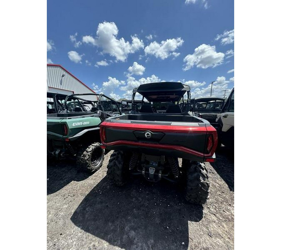 2025 Can-Am® Commander MAX XT 700