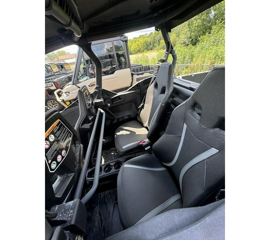 2025 Can-Am® Commander MAX XT 700