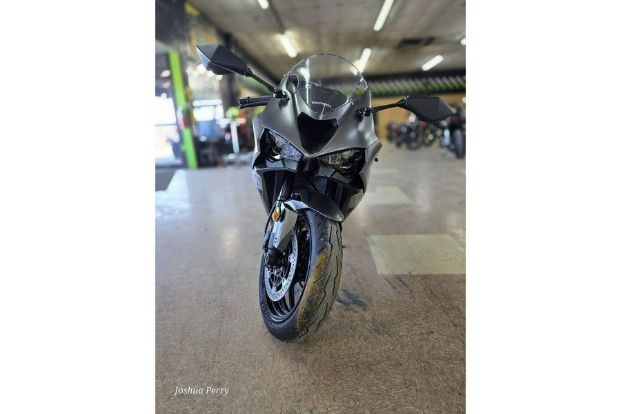 2026 Ninja® ZX™-6R Base - Kawasaki