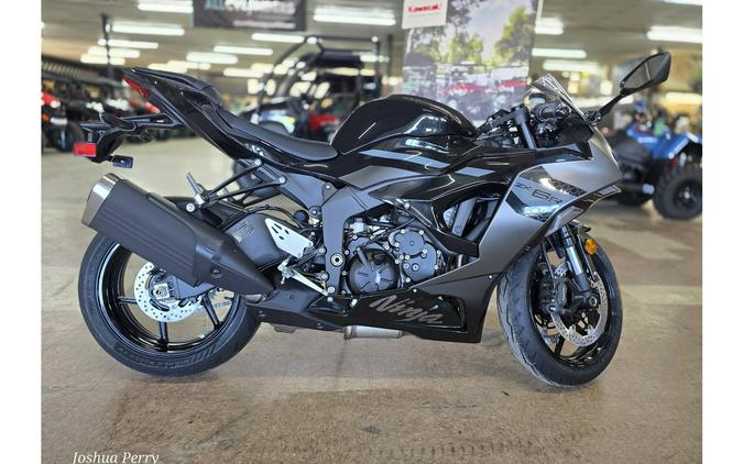 2026 Ninja® ZX™-6R Base - Kawasaki