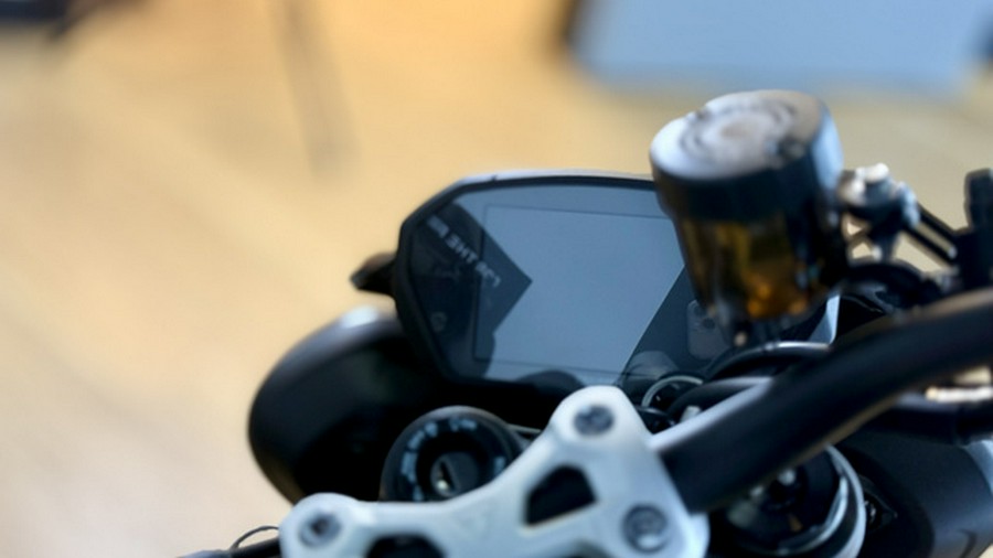 2025 Triumph Street Triple 765 RS