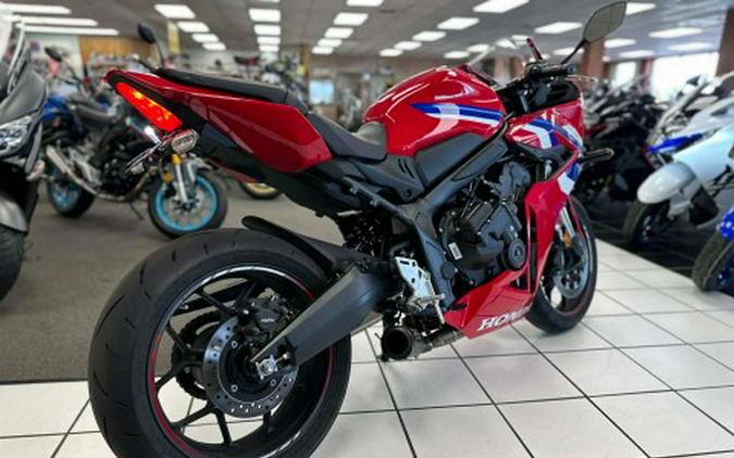 2025 Honda CBR650R E-Clutch