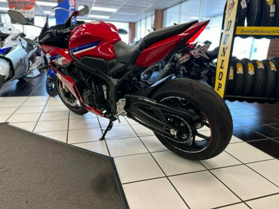 2025 Honda CBR650R E-Clutch