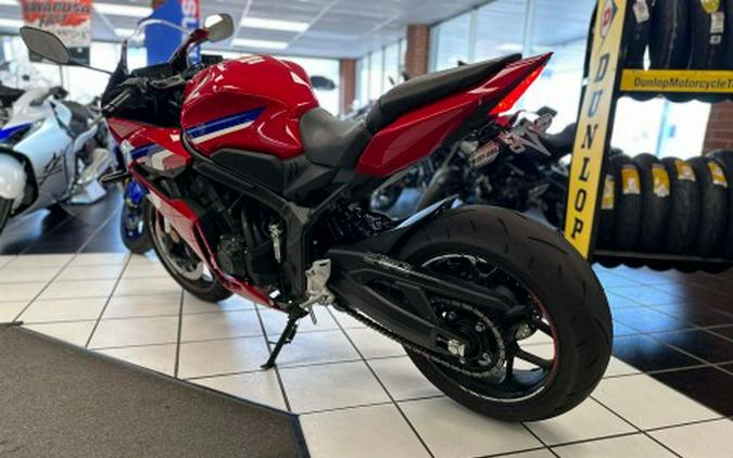 2025 Honda CBR650R E-Clutch