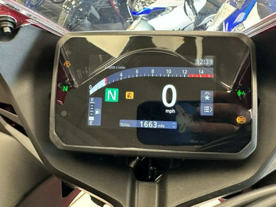 2025 Honda CBR650R E-Clutch