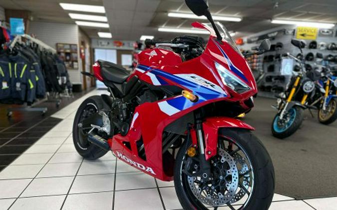 2025 Honda CBR650R E-Clutch