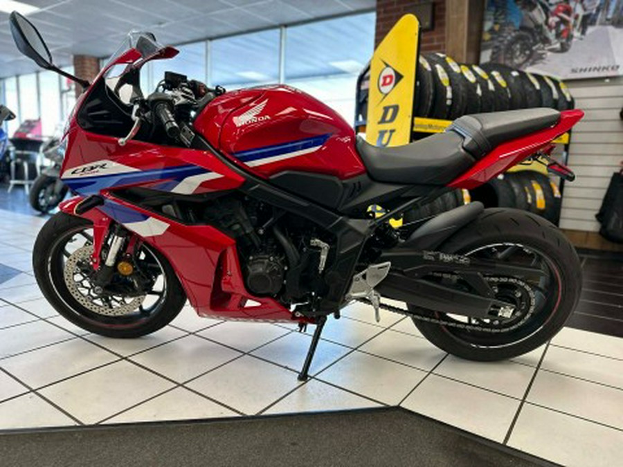 2025 Honda CBR650R E-Clutch