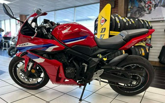 2025 Honda CBR650R E-Clutch