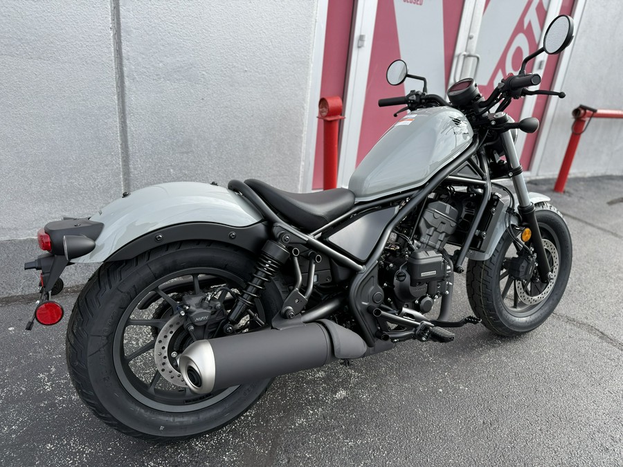 2026 Honda Rebel 300 E-Clutch Pearl Smoky Gray